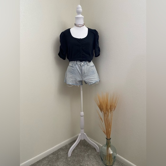 Black Buttoned Cropped Top - Picture 1 of 7